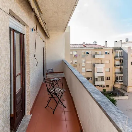 Houze_apartment W/ Terrace, Perfect For Surfers!